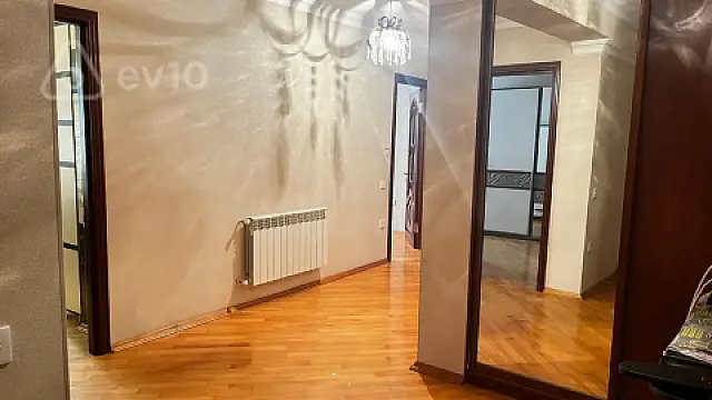 Kirayə verilir 3 otaqlı yeni tikili 135 m²