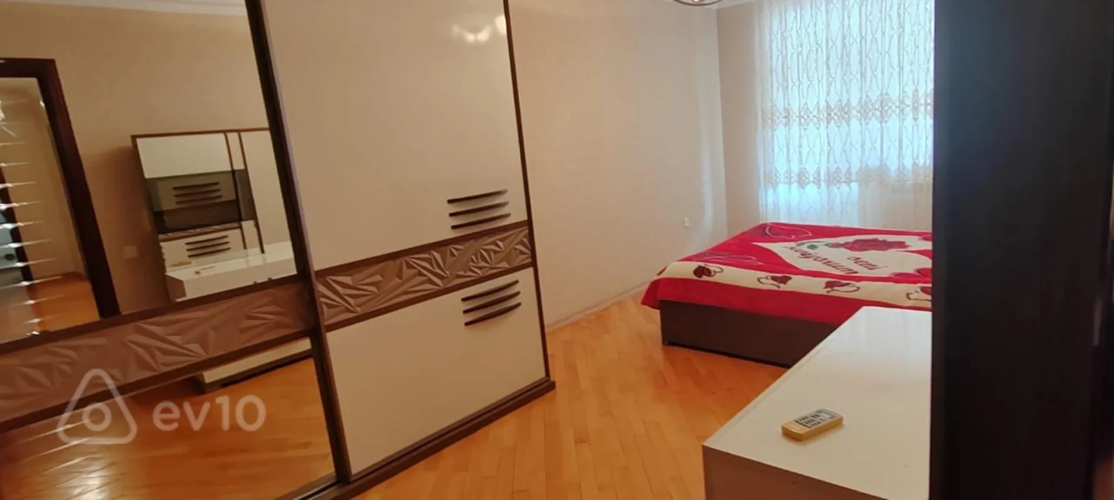 Kirayə verilir 3 otaqlı yeni tikili 135 m²