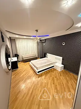 Kirayə verilir 3 otaqlı yeni tikili 150 m²