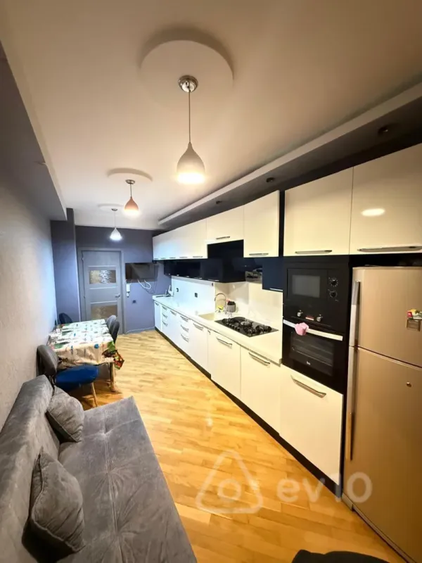 Kirayə verilir 3 otaqlı yeni tikili 150 m²
