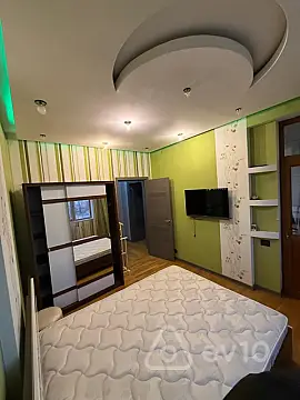 Kirayə verilir 3 otaqlı yeni tikili 150 m²