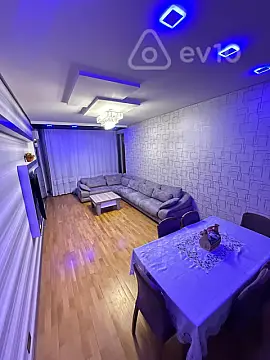 Kirayə verilir 3 otaqlı yeni tikili 150 m²