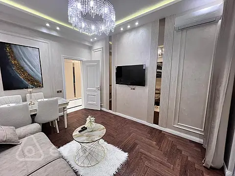 Kirayə verilir 2 otaqlı yeni tikili 71 m²