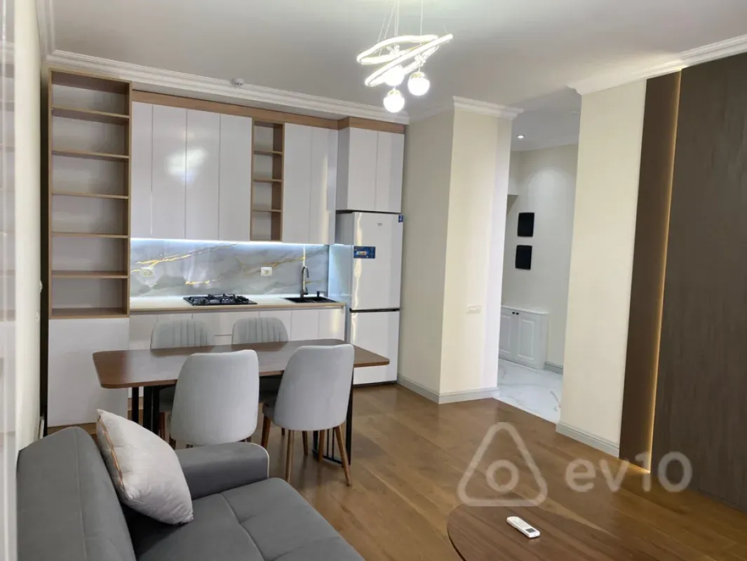 Kirayə verilir 2 otaqlı yeni tikili 61 m²