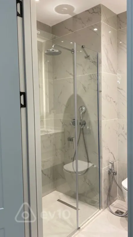 Kirayə verilir 2 otaqlı yeni tikili 61 m²