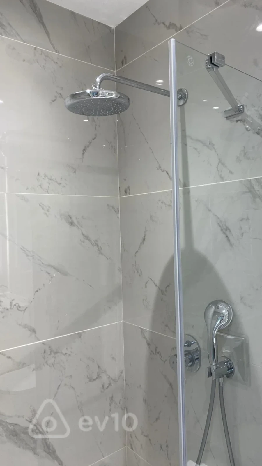 Kirayə verilir 2 otaqlı yeni tikili 61 m²