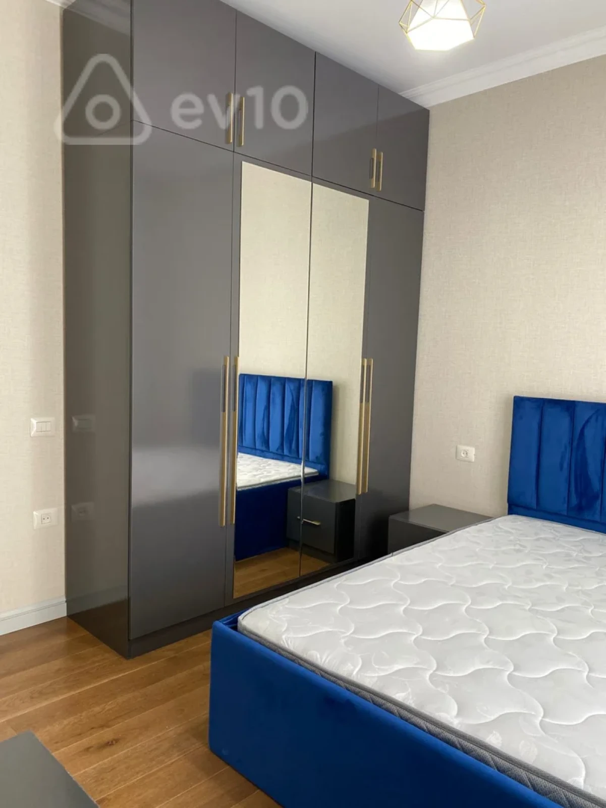 Kirayə verilir 2 otaqlı yeni tikili 61 m²