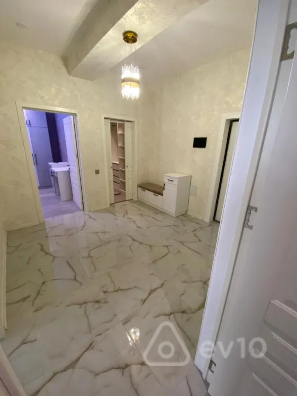 Kirayə verilir 2 otaqlı yeni tikili 71 m²