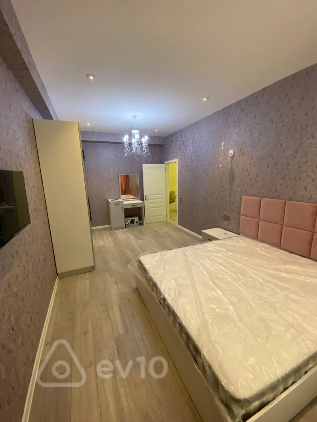 Kirayə verilir 2 otaqlı yeni tikili 71 m²