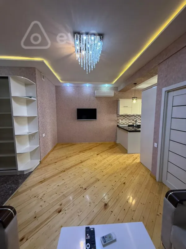 Kirayə verilir 2 otaqlı yeni tikili 70 m²