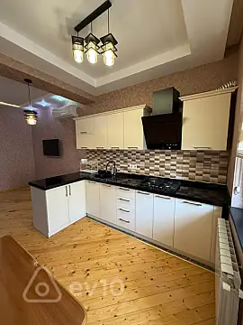 Kirayə verilir 2 otaqlı yeni tikili 70 m²