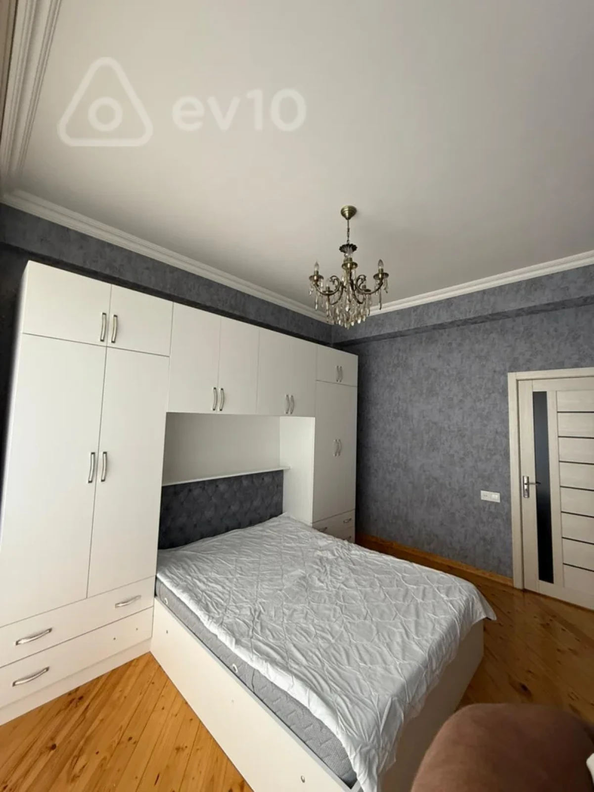 Kirayə verilir 2 otaqlı yeni tikili 70 m²