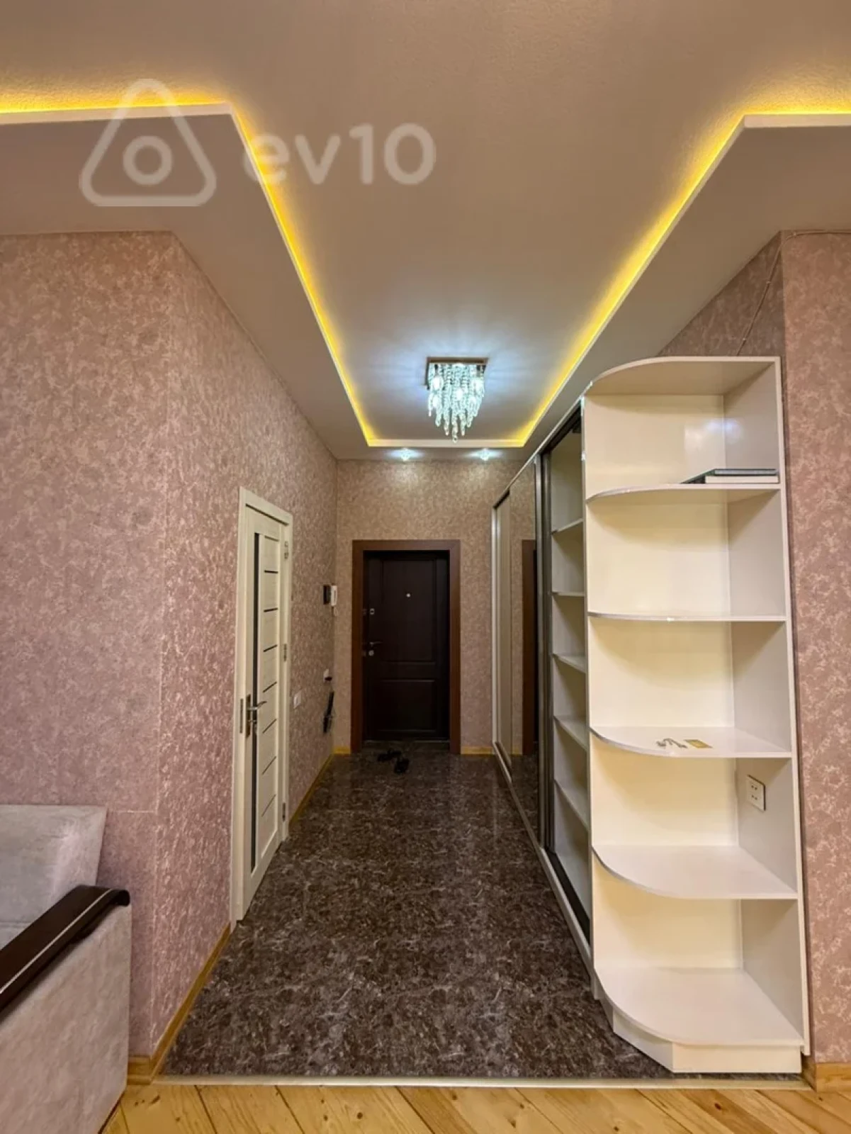 Kirayə verilir 2 otaqlı yeni tikili 70 m²