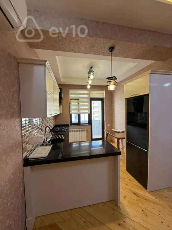 Kirayə verilir 2 otaqlı yeni tikili 70 m²