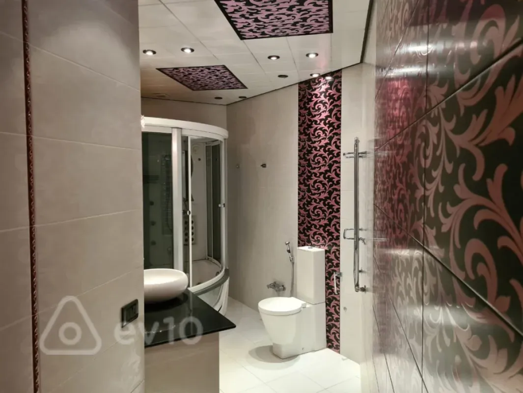 Kirayə verilir 3 otaqlı yeni tikili 185 m²