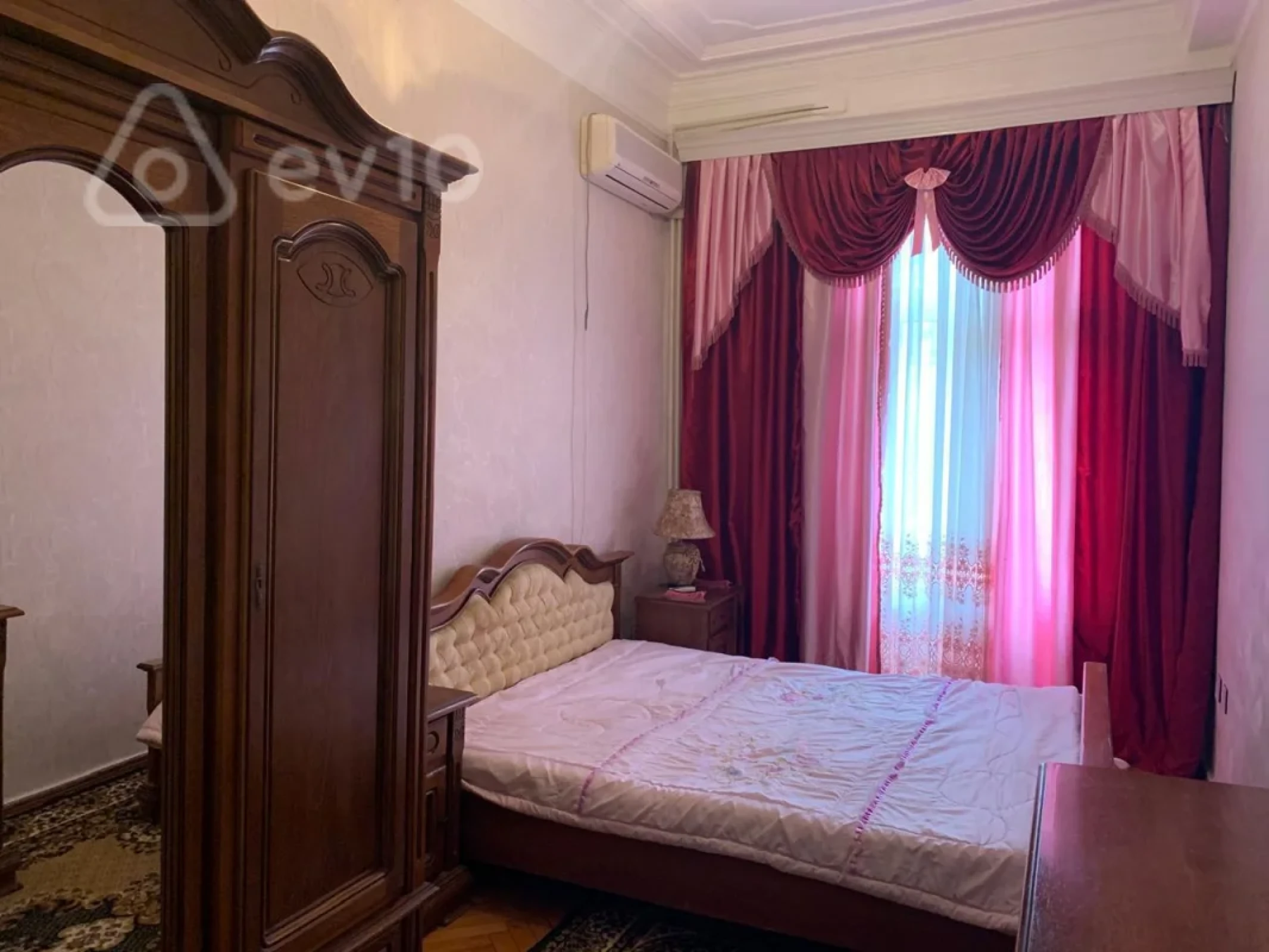 Kirayə verilir 2 otaqlı köhnə tikili 65 m²