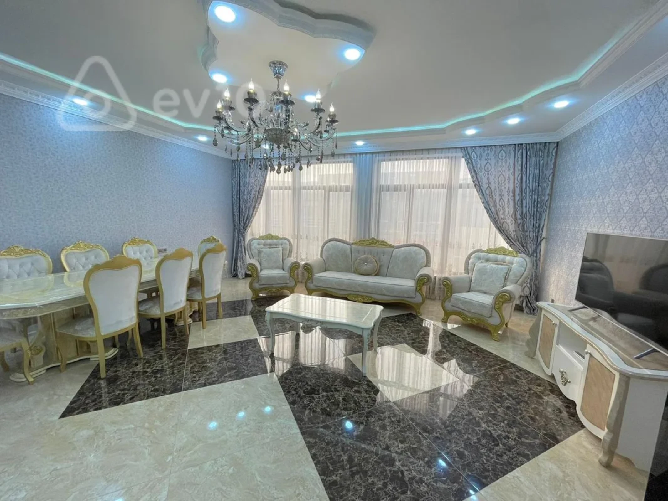 Kirayə verilir 2 otaqlı yeni tikili 110 m²