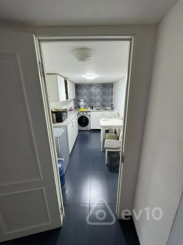 Kirayə verilir mənzil 200 m²