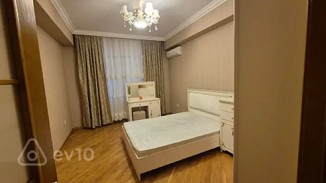 Kirayə verilir 3 otaqlı yeni tikili 167 m²