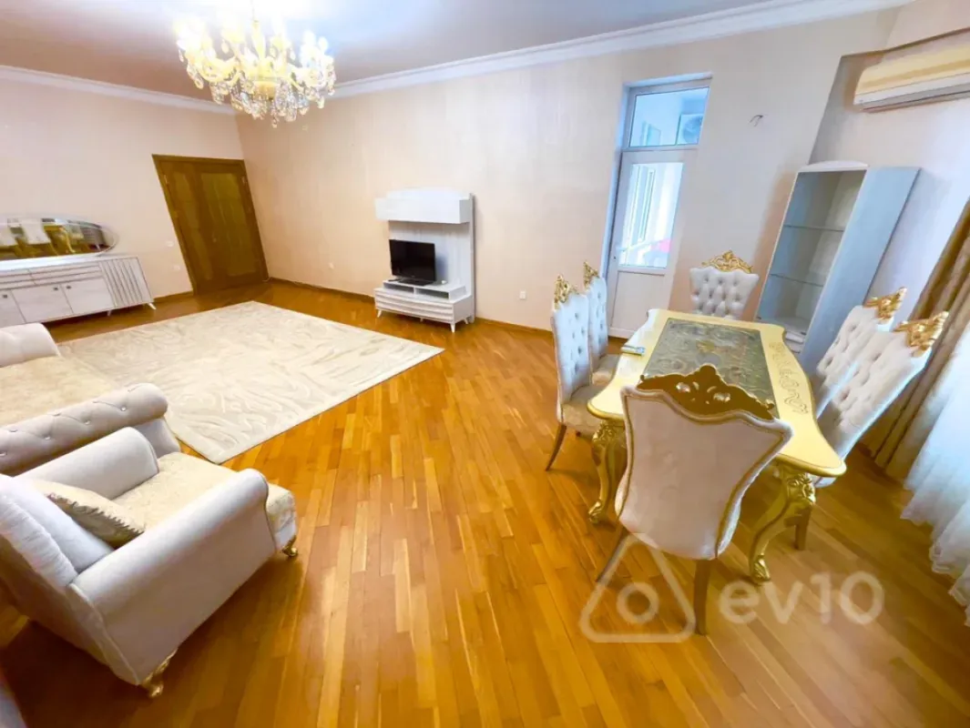 Kirayə verilir 3 otaqlı yeni tikili 167 m²