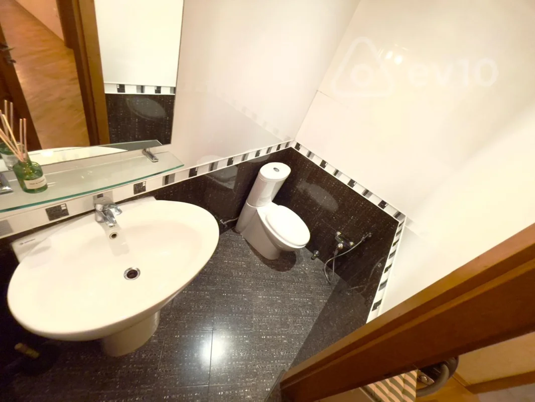 Kirayə verilir 3 otaqlı yeni tikili 167 m²