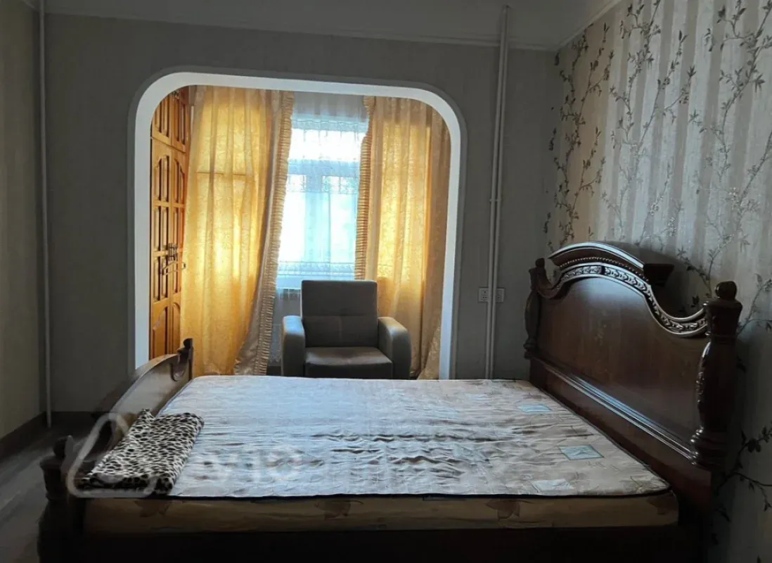 Kirayə verilir 2 otaqlı köhnə tikili 70 m²