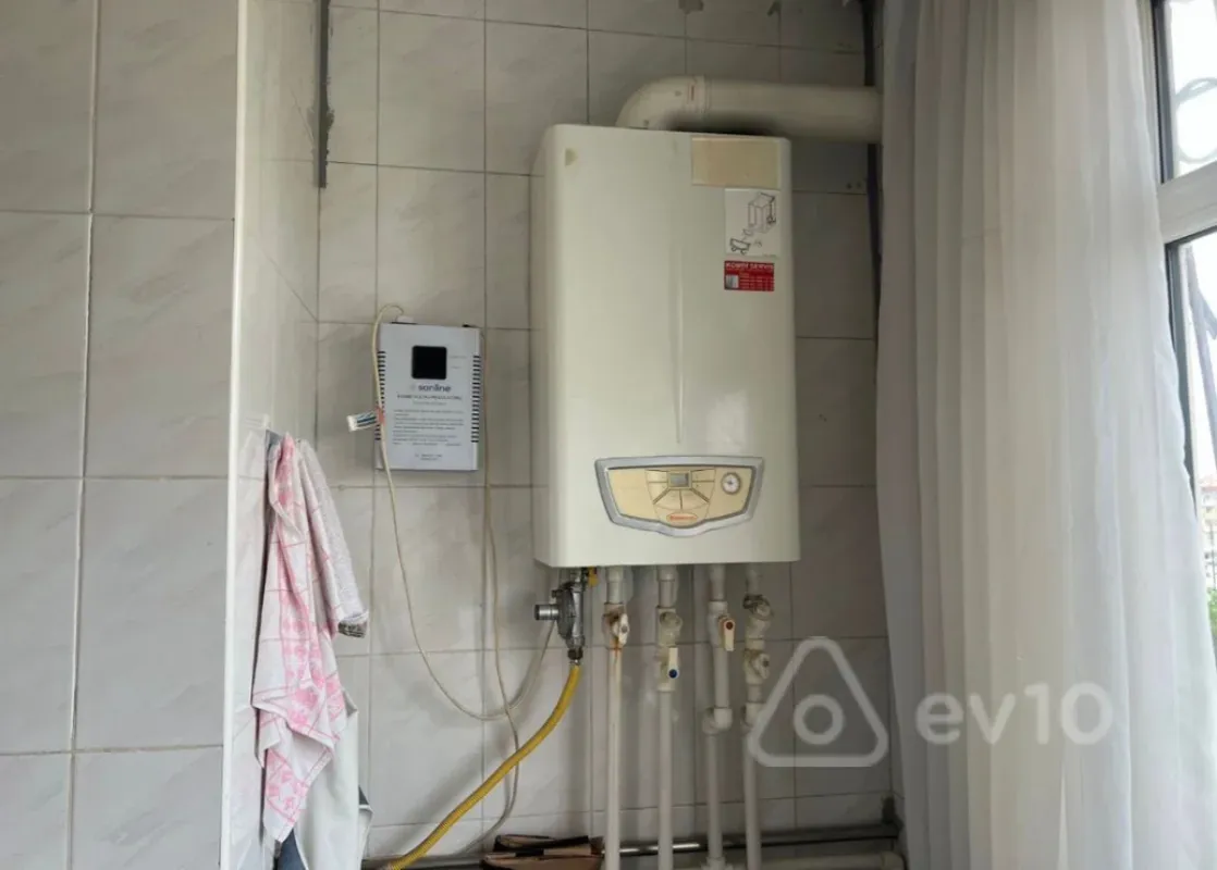 Kirayə verilir 2 otaqlı köhnə tikili 70 m²