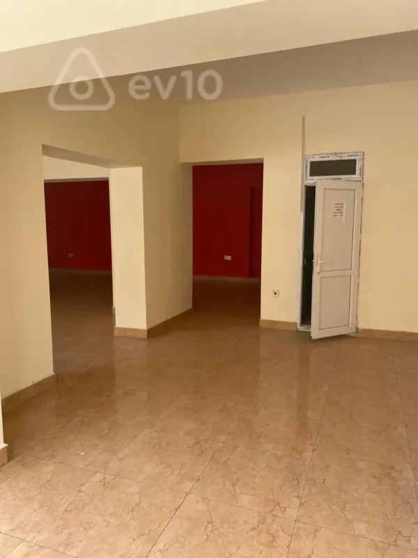 Kirayə verilir mənzil 180 m²