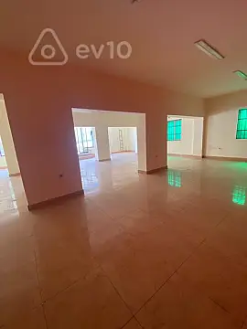 Kirayə verilir mənzil 180 m²