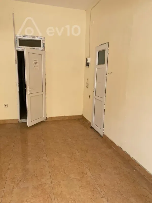 Kirayə verilir mənzil 180 m²