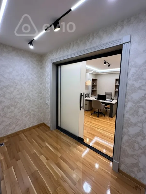 Kirayə verilir 4 otaqlı ofis 103 m²