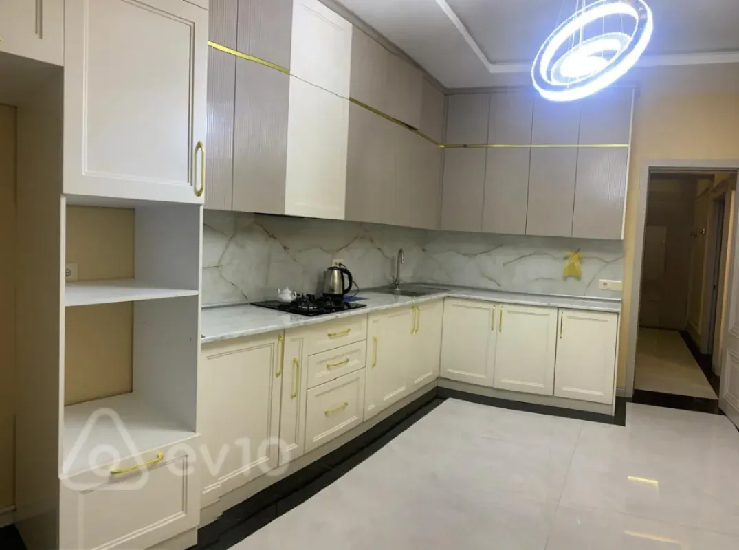 Kirayə verilir 2 otaqlı yeni tikili 94 m²