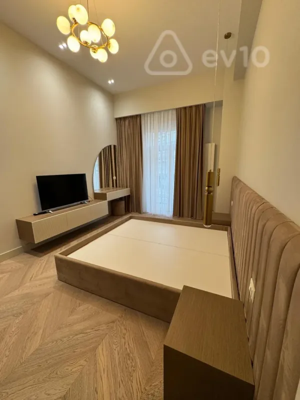 Kirayə verilir 4 otaqlı yeni tikili 150 m²