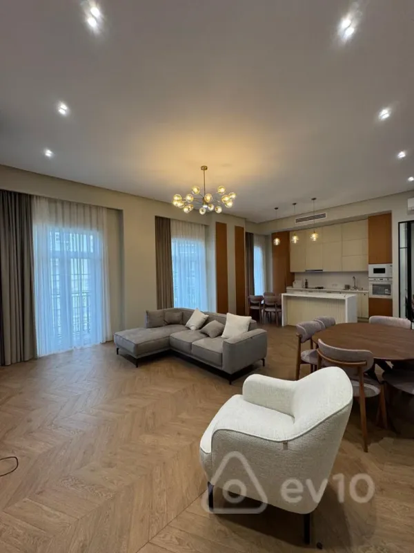 Kirayə verilir 4 otaqlı yeni tikili 150 m²