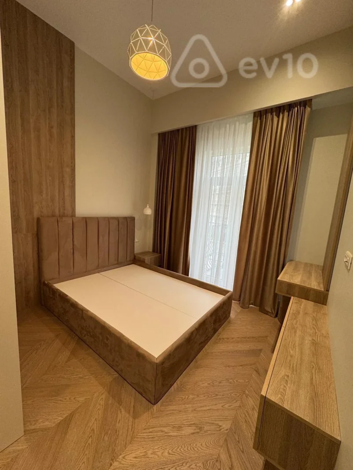 Kirayə verilir 4 otaqlı yeni tikili 150 m²