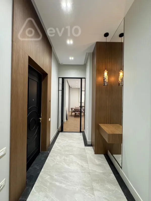 Kirayə verilir 4 otaqlı yeni tikili 150 m²