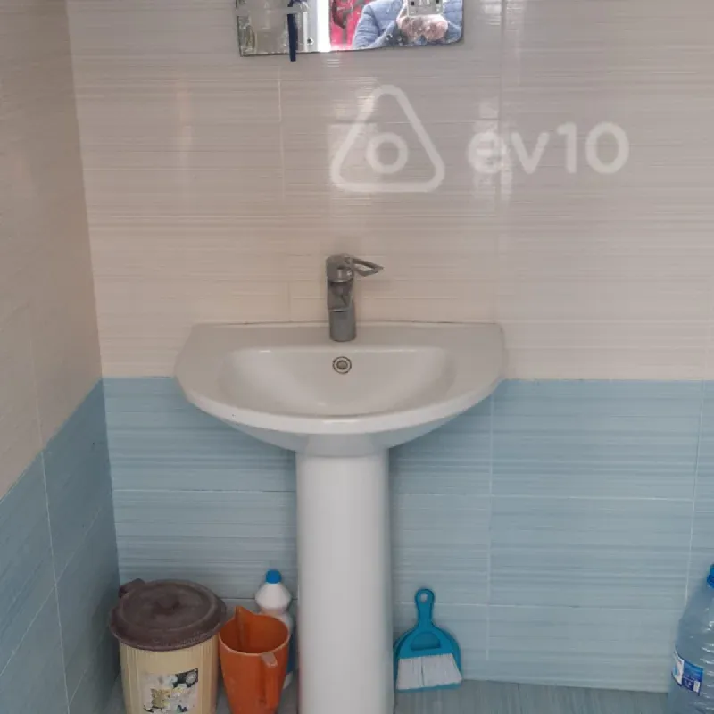 Kirayə verilir 2 otaqlı həyət evi 55 m²