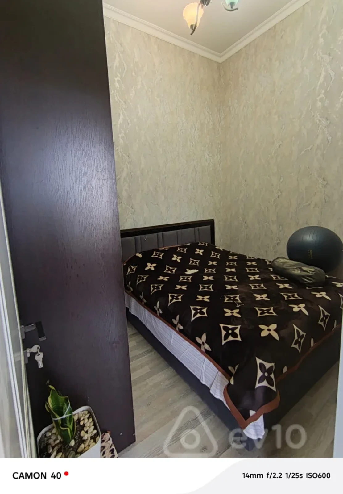Satılır 2 otaqlı köhnə tikili 32 m²