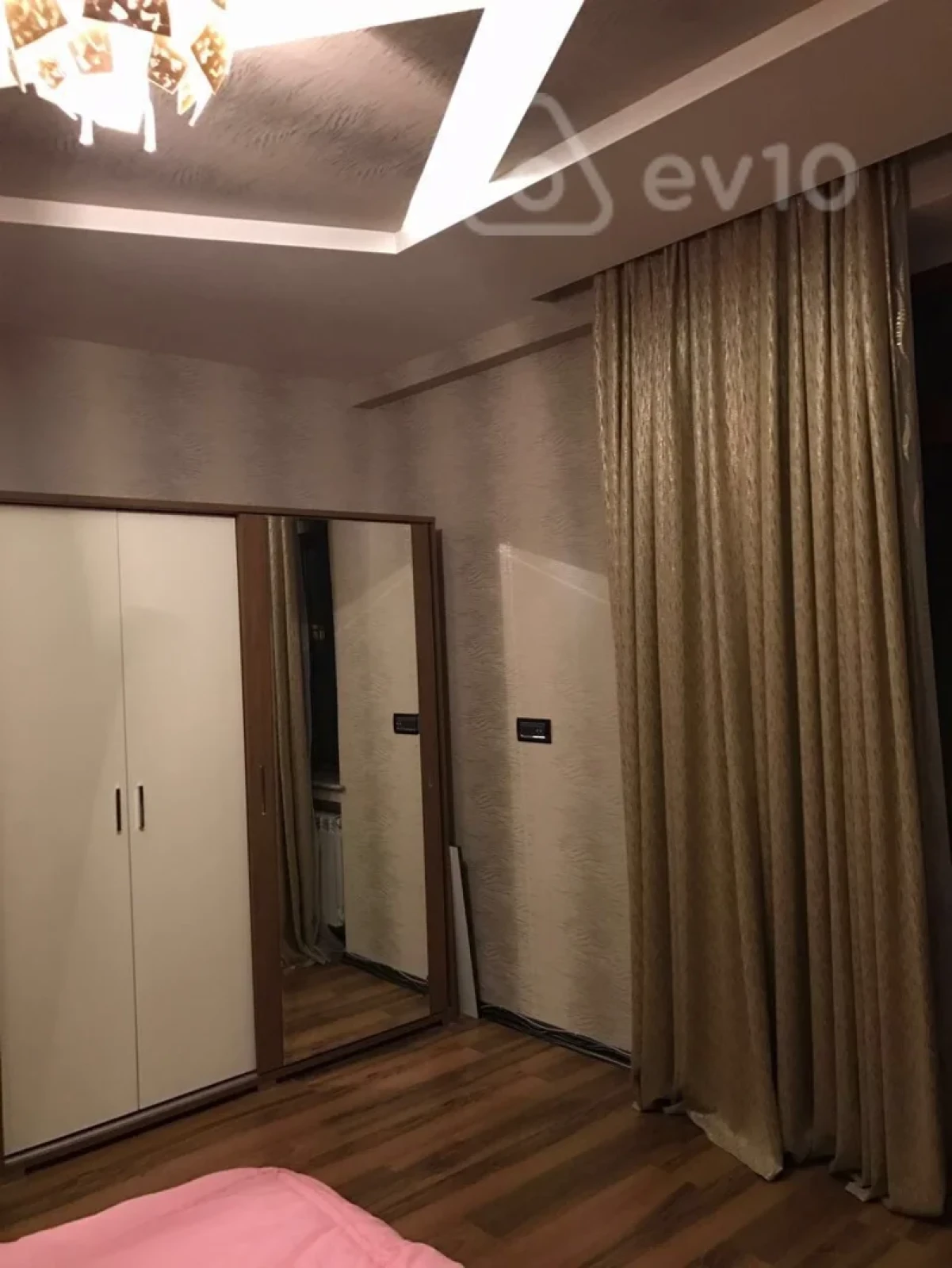 Kirayə verilir 3 otaqlı yeni tikili 140 m²