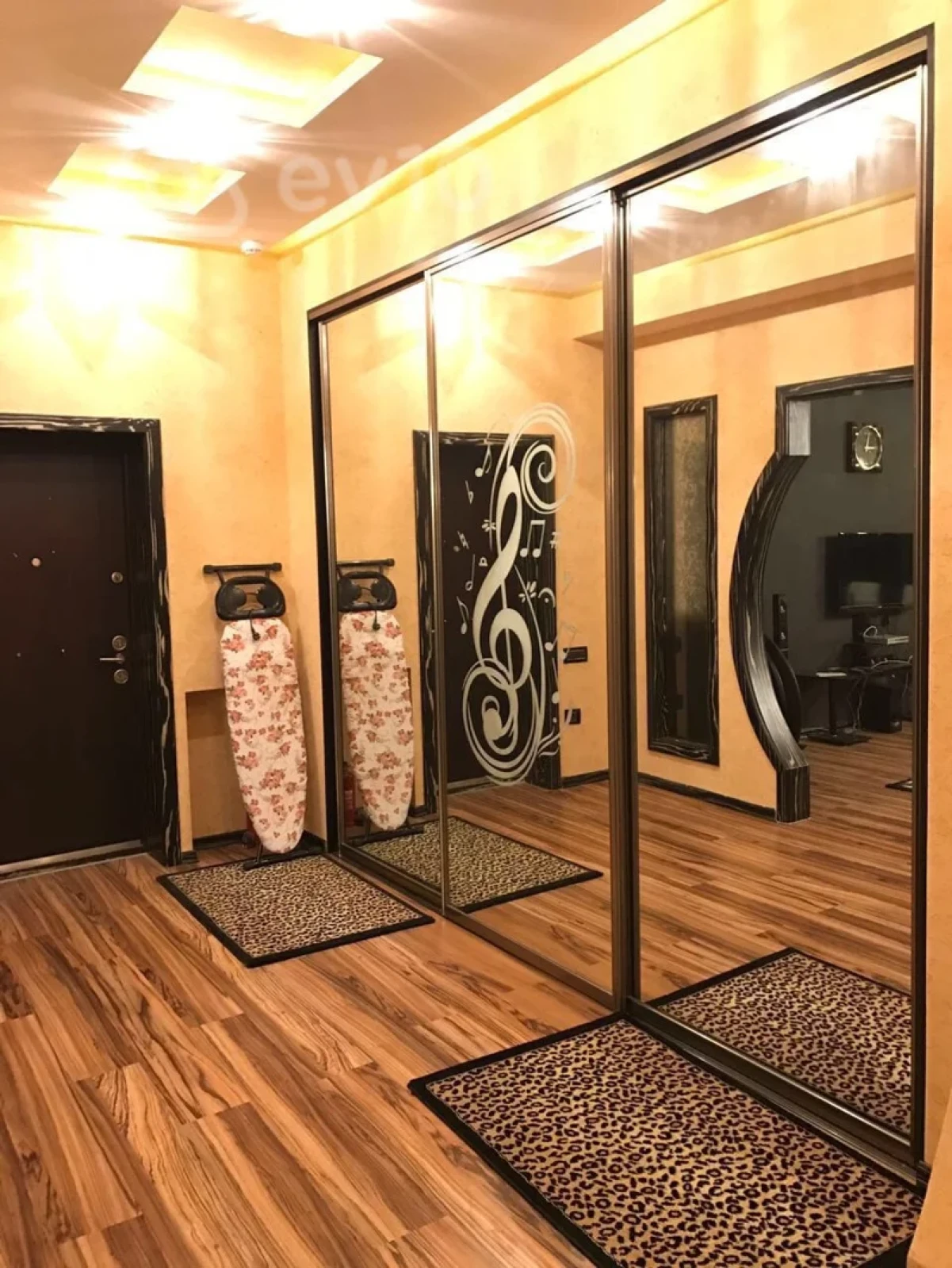 Kirayə verilir 3 otaqlı yeni tikili 140 m²