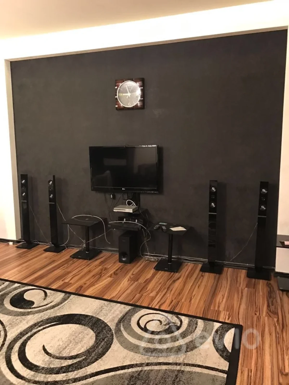 Kirayə verilir 3 otaqlı yeni tikili 140 m²