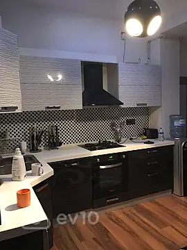 Kirayə verilir 3 otaqlı yeni tikili 140 m²