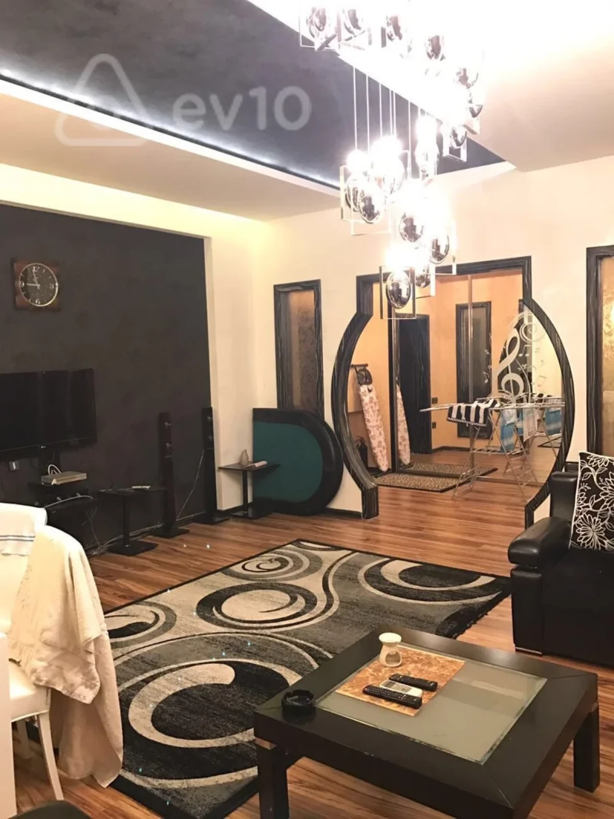 Kirayə verilir 3 otaqlı yeni tikili 140 m²