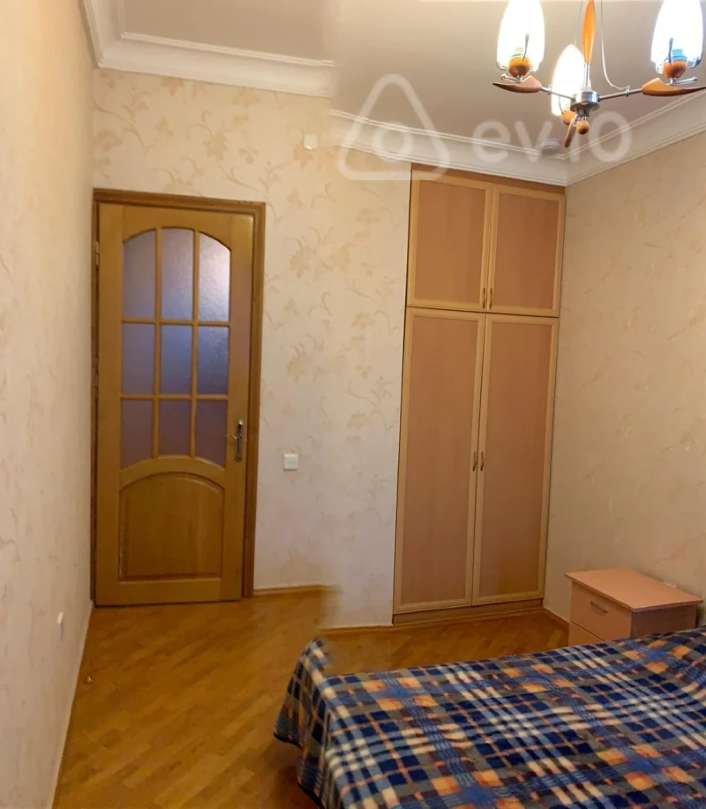 Kirayə verilir 4 otaqlı yeni tikili 200 m²