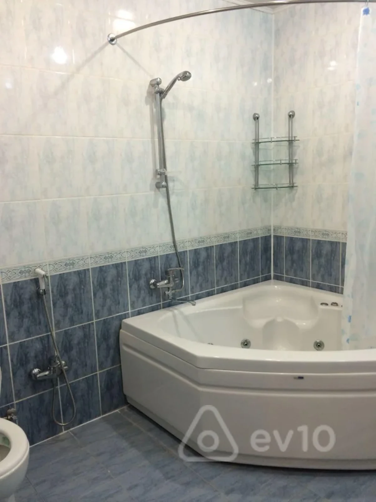 Kirayə verilir 4 otaqlı yeni tikili 200 m²