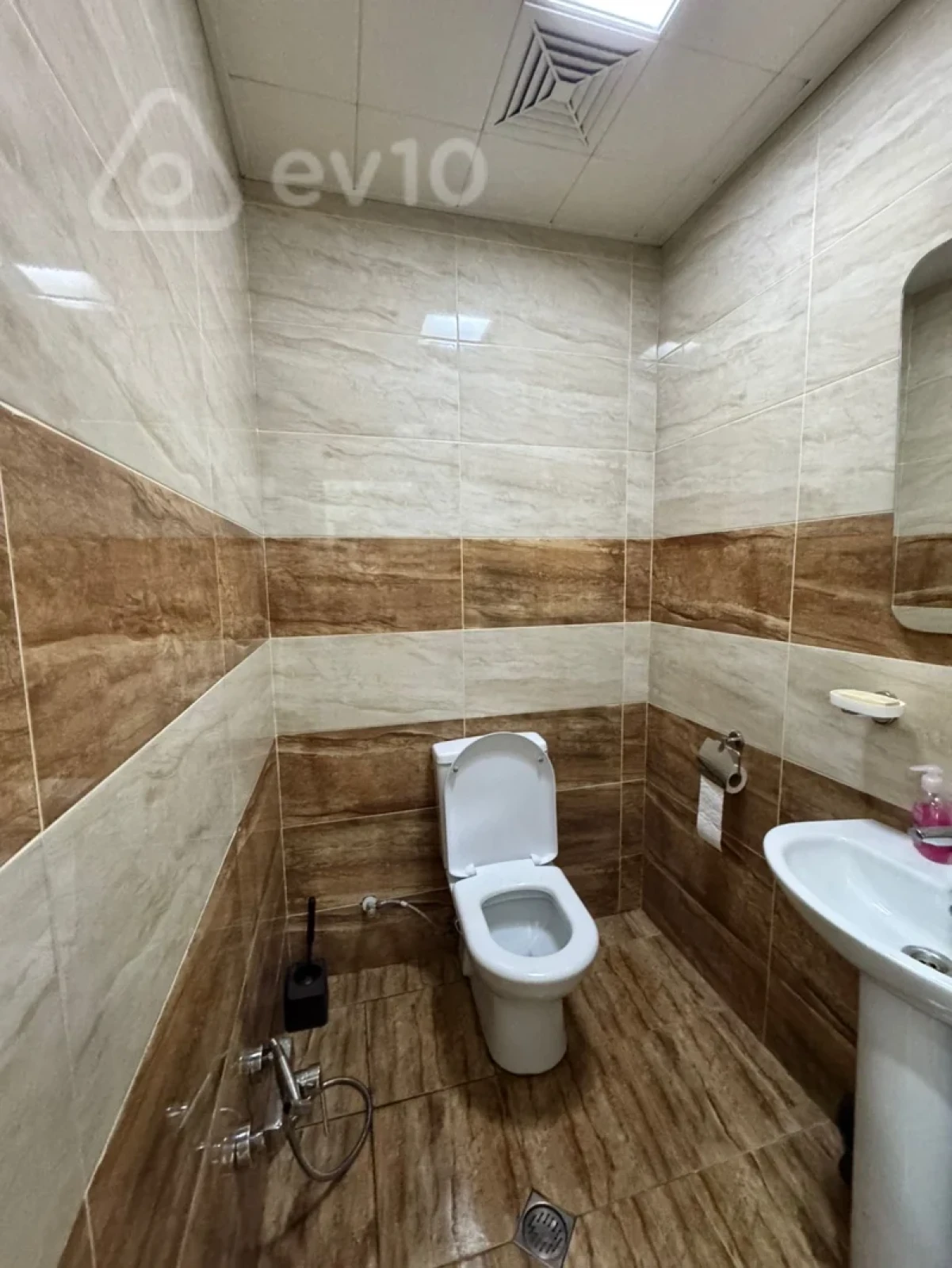 Satılır 3 otaqlı yeni tikili 110 m²