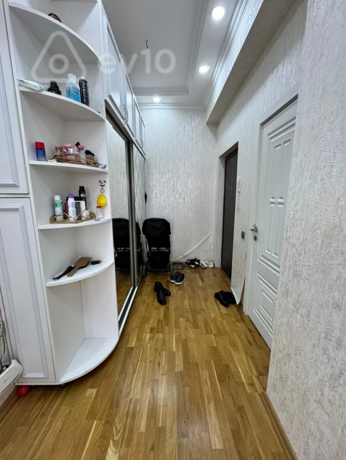 Satılır 3 otaqlı yeni tikili 110 m²