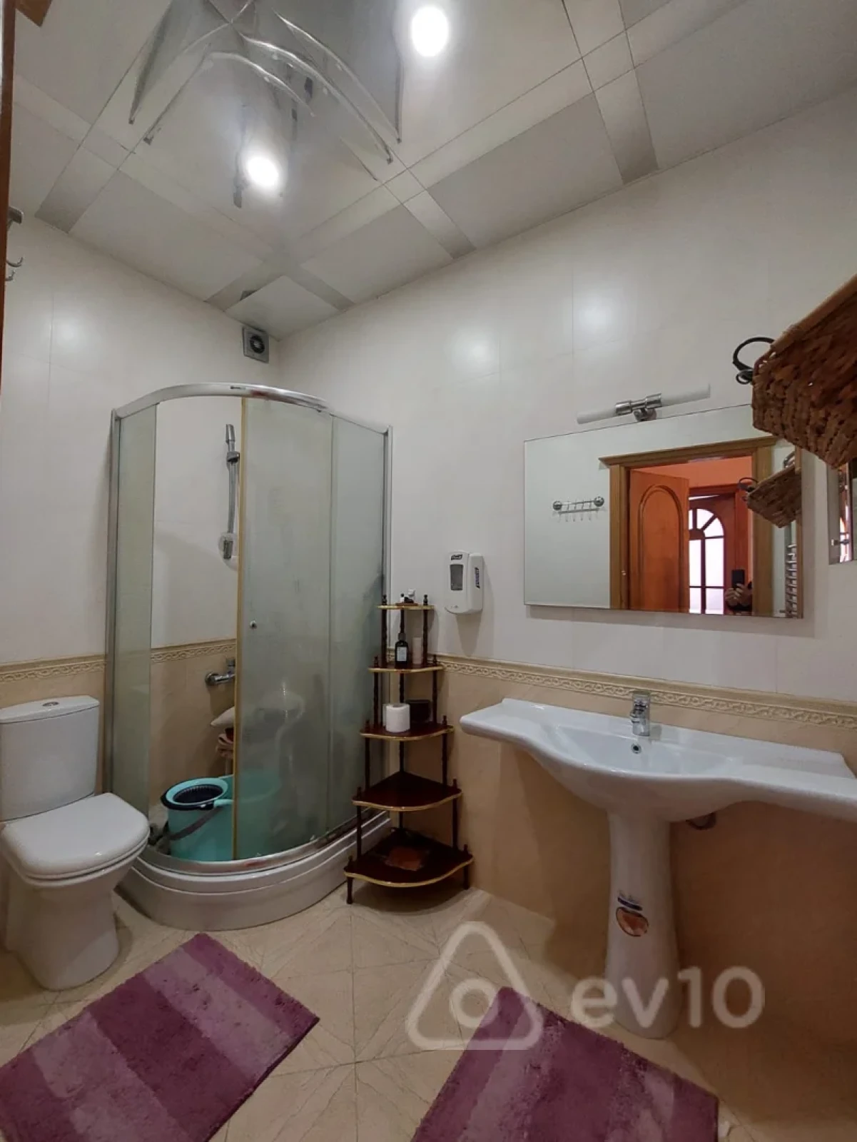 Kirayə verilir 4 otaqlı yeni tikili 220 m²