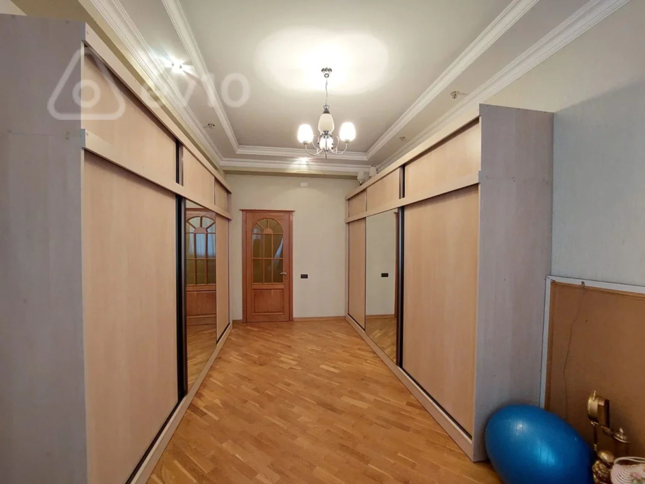 Kirayə verilir 4 otaqlı yeni tikili 220 m²