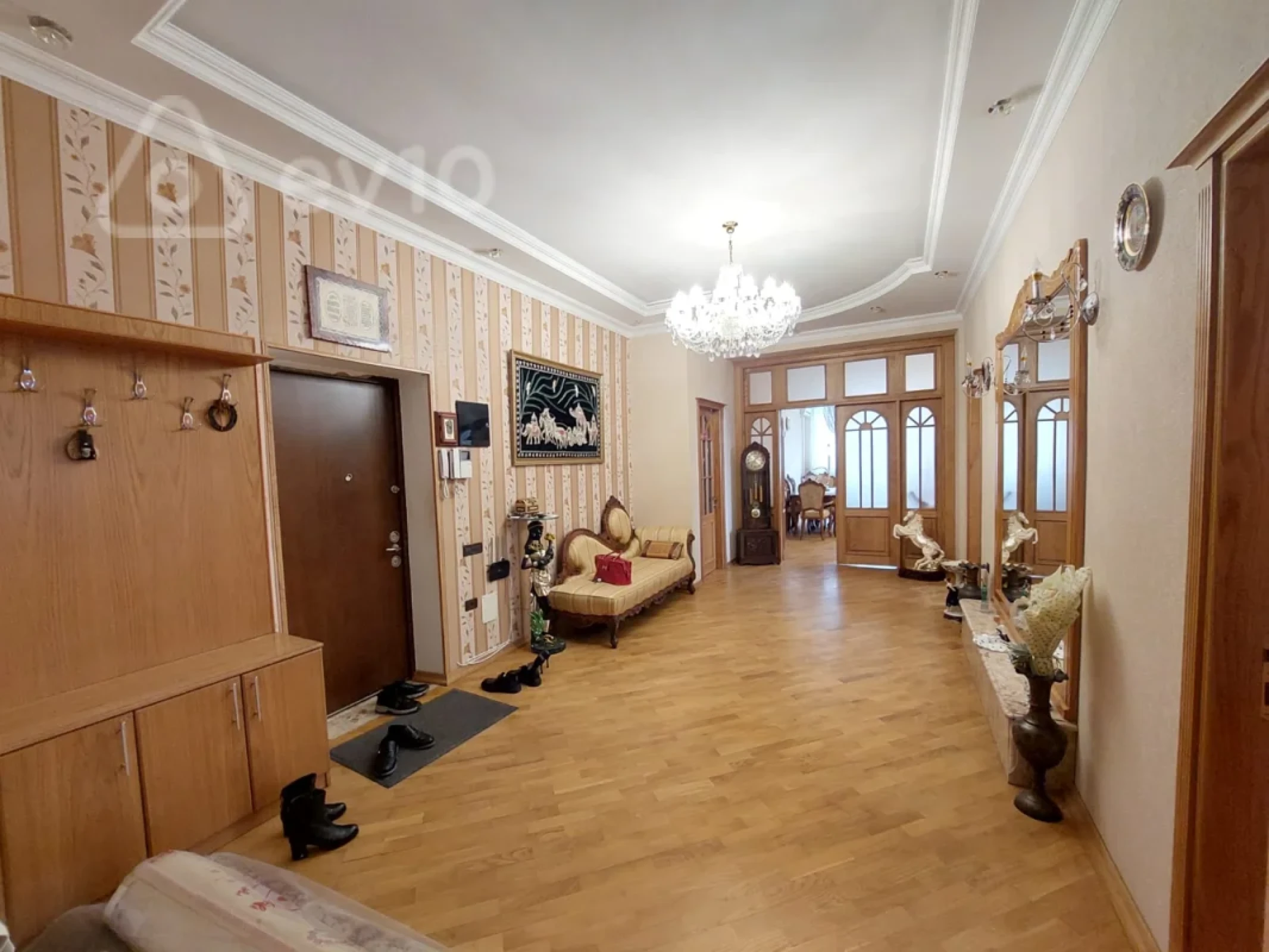 Kirayə verilir 4 otaqlı yeni tikili 220 m²